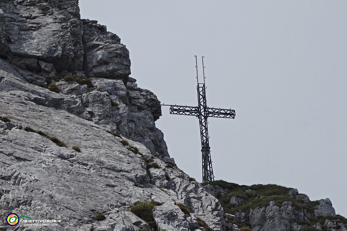 58 ...la croce dietro l'angolo !.JPG -                                